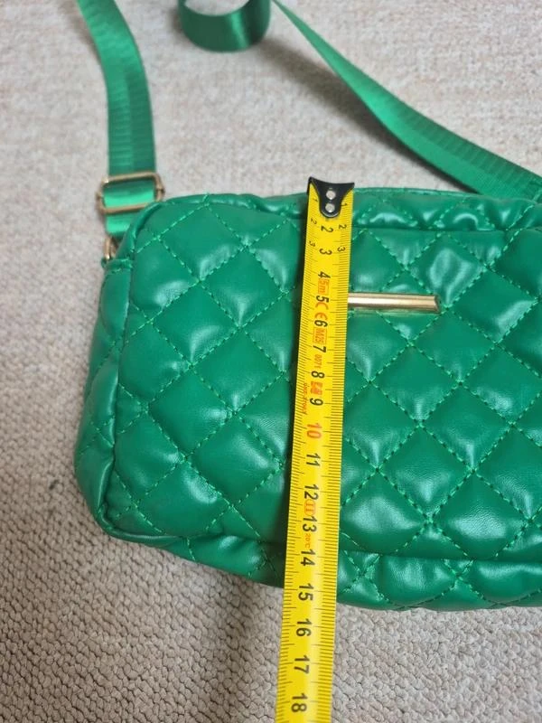 Bolso cruzado acolchado verde con bolsillo extraíble – photo 3